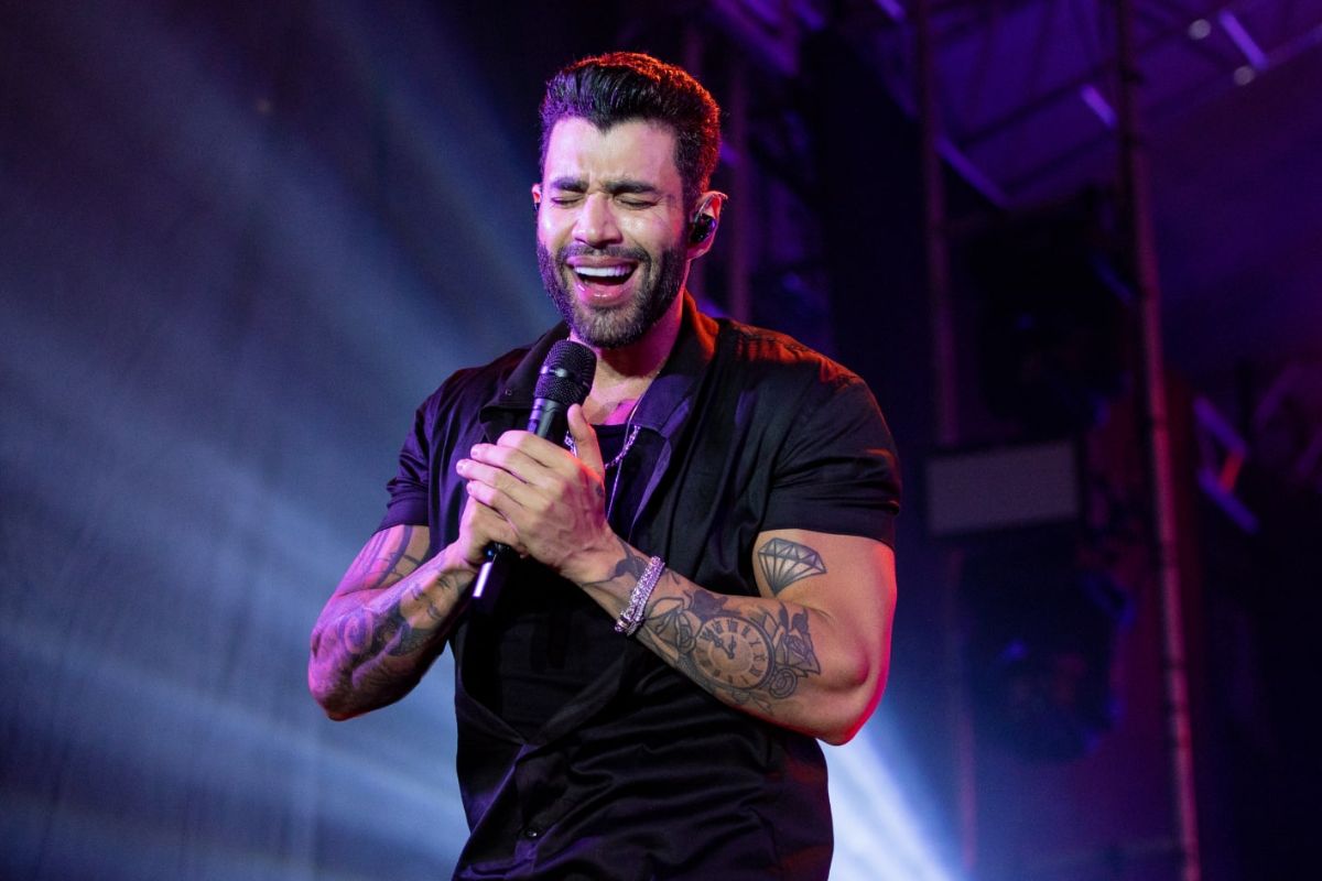 Gusttavo Lima sofre com crise na carreira e vê público abandonar apresentações (Foto: Reprodução/Site Oficial)