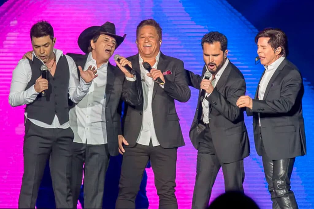 Chitãozinho e Xororó, Leonardo, Zezé Di Camargo e Luciano: Reunião do sertanejo na Ligga Arena em agosto (Foto: Divulgação)