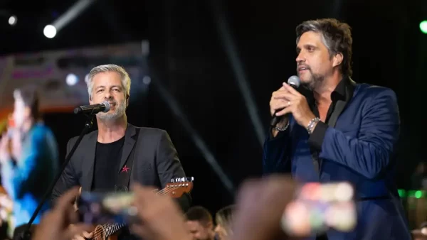 Victor e Leo anunciam gravação de novo DVD dia 23 de março (Foto: Divulgação)