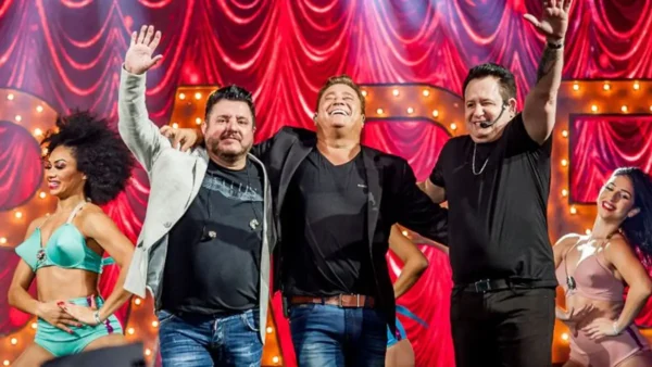 Leonardo e Bruno e Marrone no show Cabaré (Foto: Divulgação)